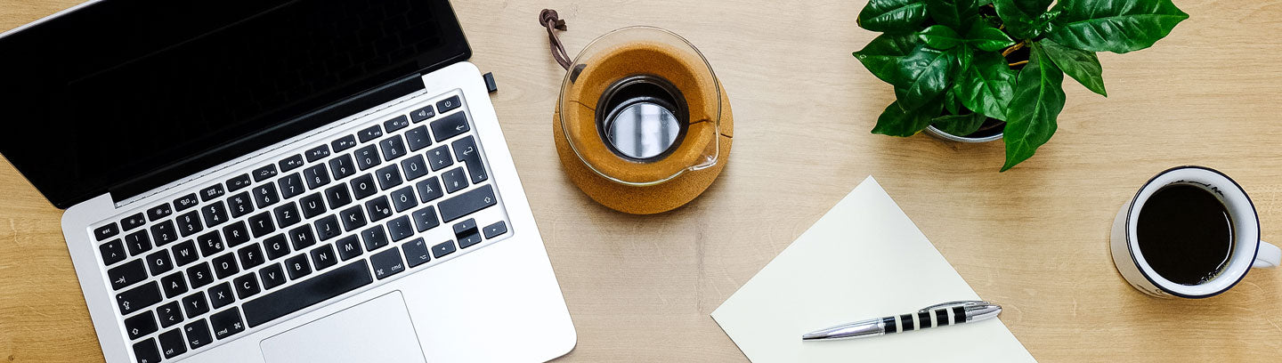 Büro Titelbild mit Kaffeetassen